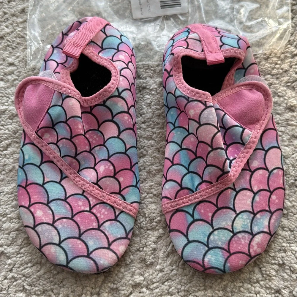 Gently Worn Centipede Demon Kids Water Shoes Breathable Quick Dry- 12.5- 13